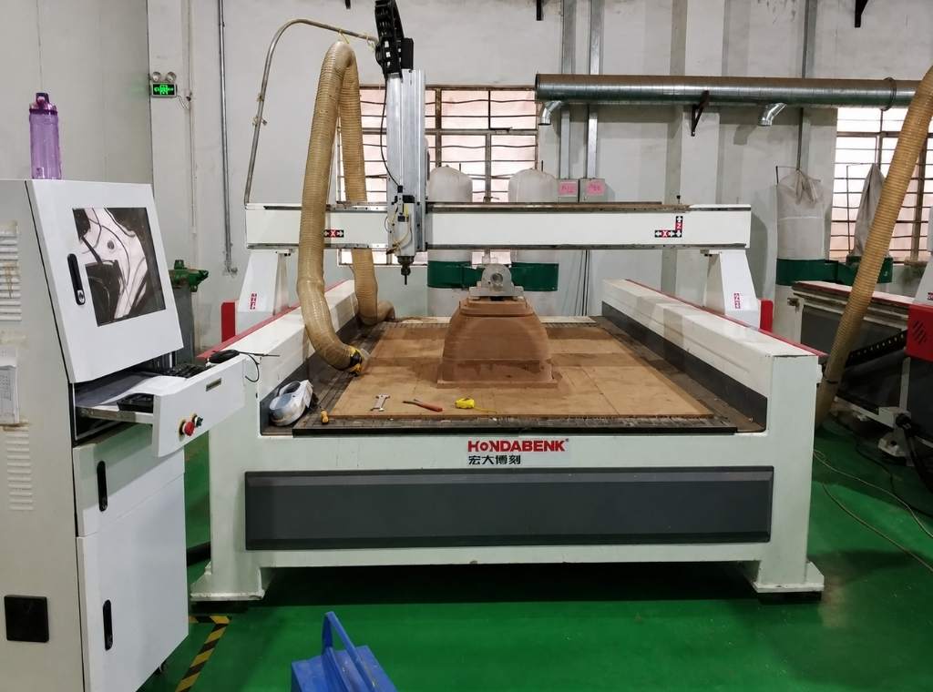 Automated vacuum casting production line in an industrial environment